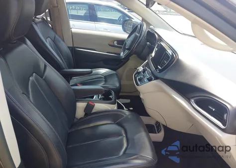 2018 Chrysler Pacifica Touring L Plus z USA, uszkodzony, nr VIN 2C4RC1EG9JR121370